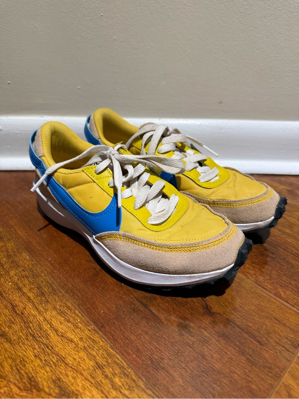 Nike Waffle Debut Women's 6 Vivid Sulfur Light Photo Blue Sneakers